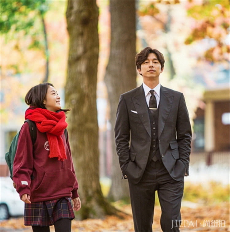 卫衣＋半身裙，甜美感来袭