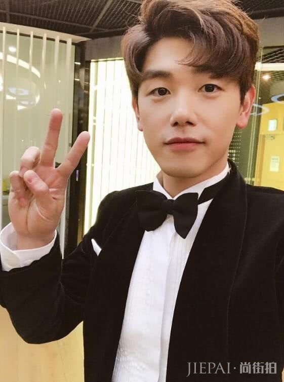 暖男外貌大受欢迎,被誉为“耳膜男友”,还是女团收割机?