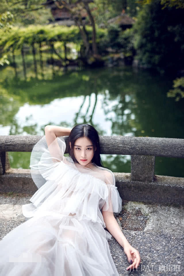 女生长得帅是什么体验？张馨予晒照解答 短发剑眉英气十足