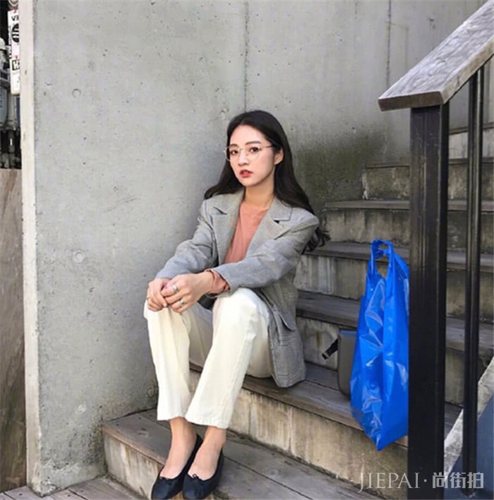 春季职场必不可少的小西装,种草这7种搭配,提升吸睛指数