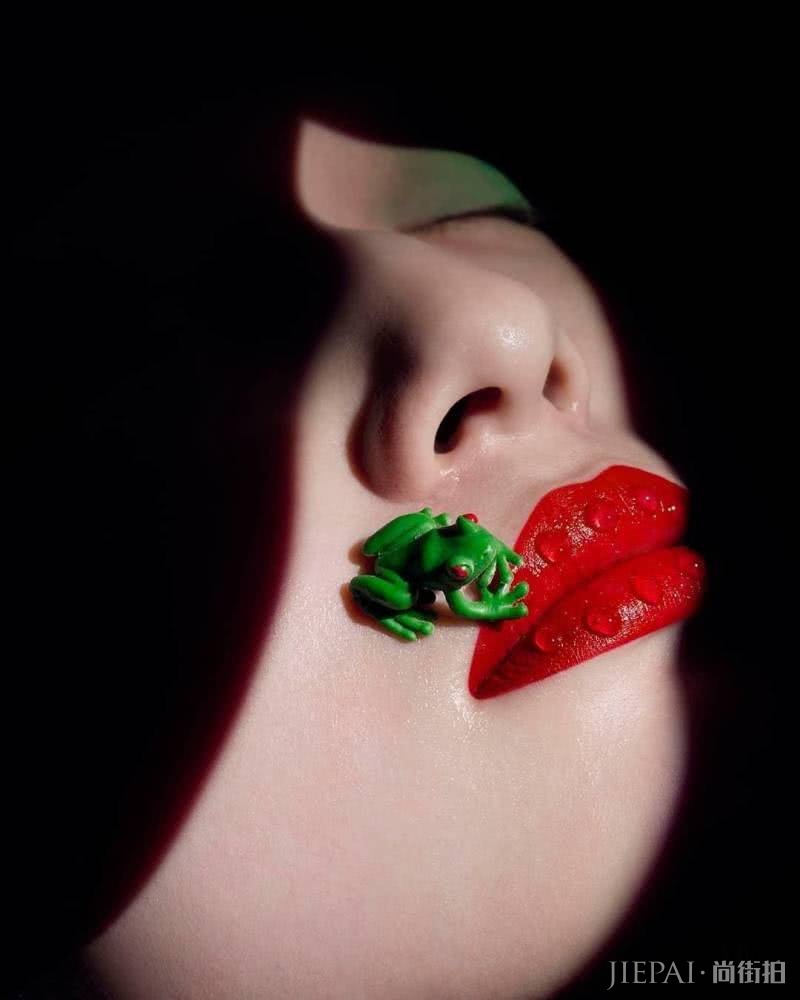 2019年最宁静美好的妆容：想要在你的脸上，描绘山川和万物