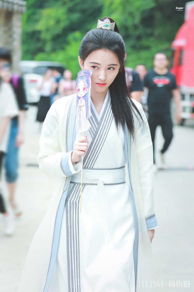 鞠婧祎版《新白娘子传奇》白素贞上线,一身素雅,美若天仙