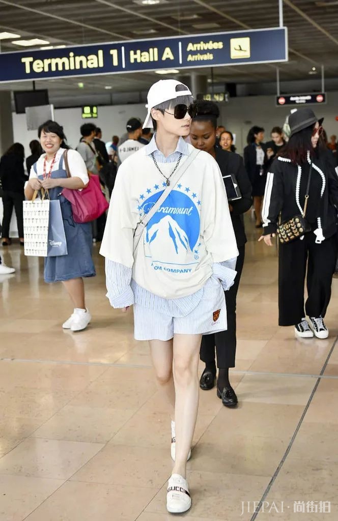 “踏青鞋”排行榜!李宇春清爽小白鞋竟然比不过江疏影的这一双