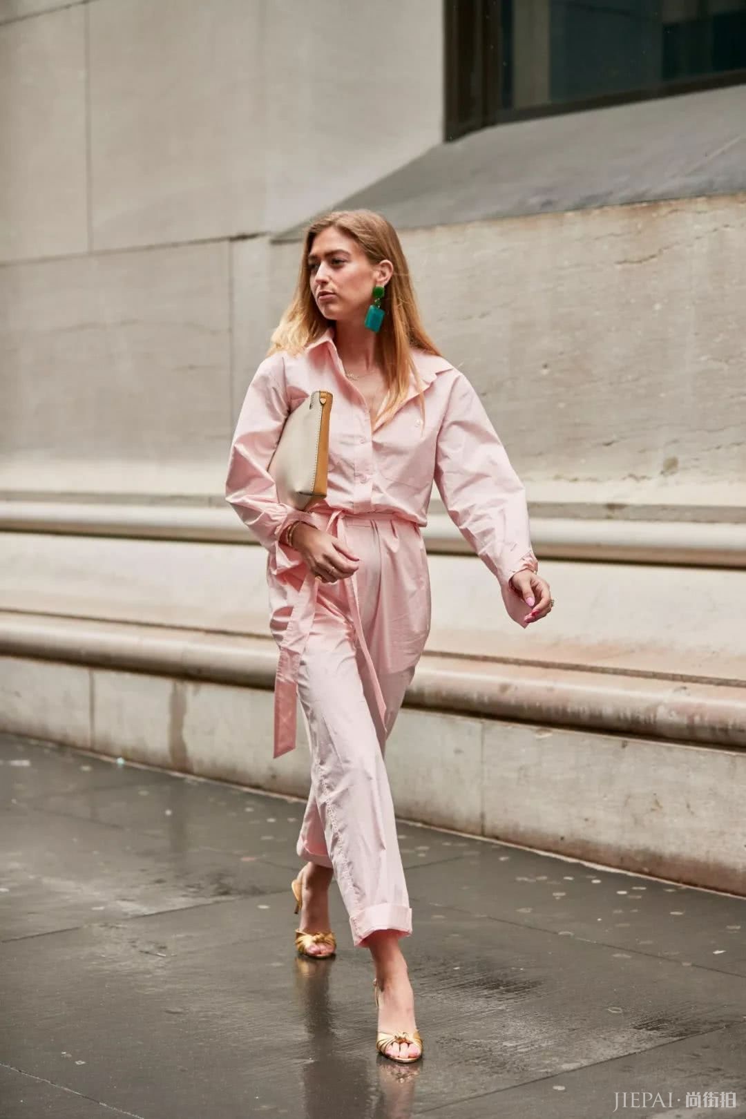 粉色太挑人还不显白?那是你不懂这三种配色