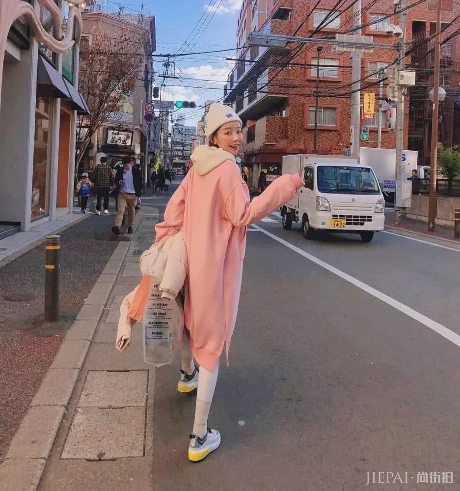 春天怎样穿卫衣既舒服又时髦？