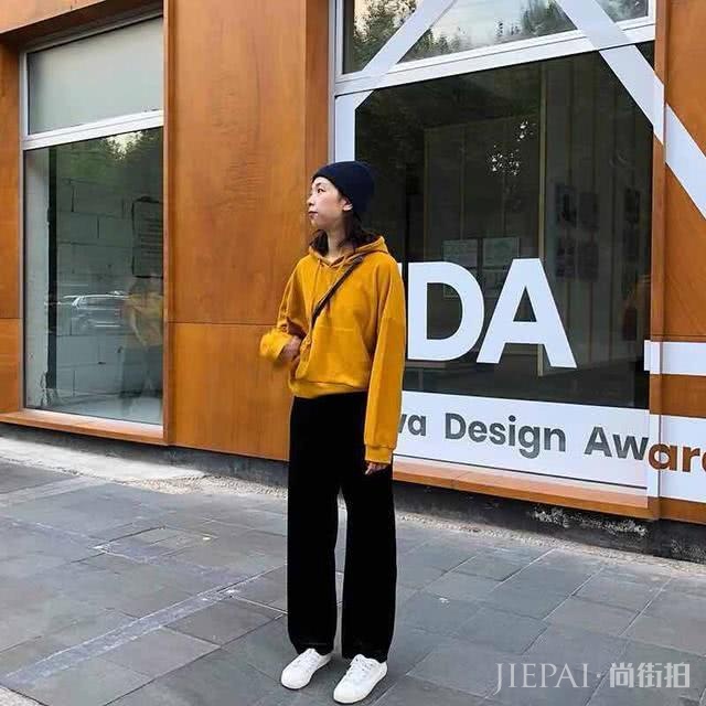 丝绒阔腿裤温柔又有质感，春季选择这五种颜色舒适又百搭