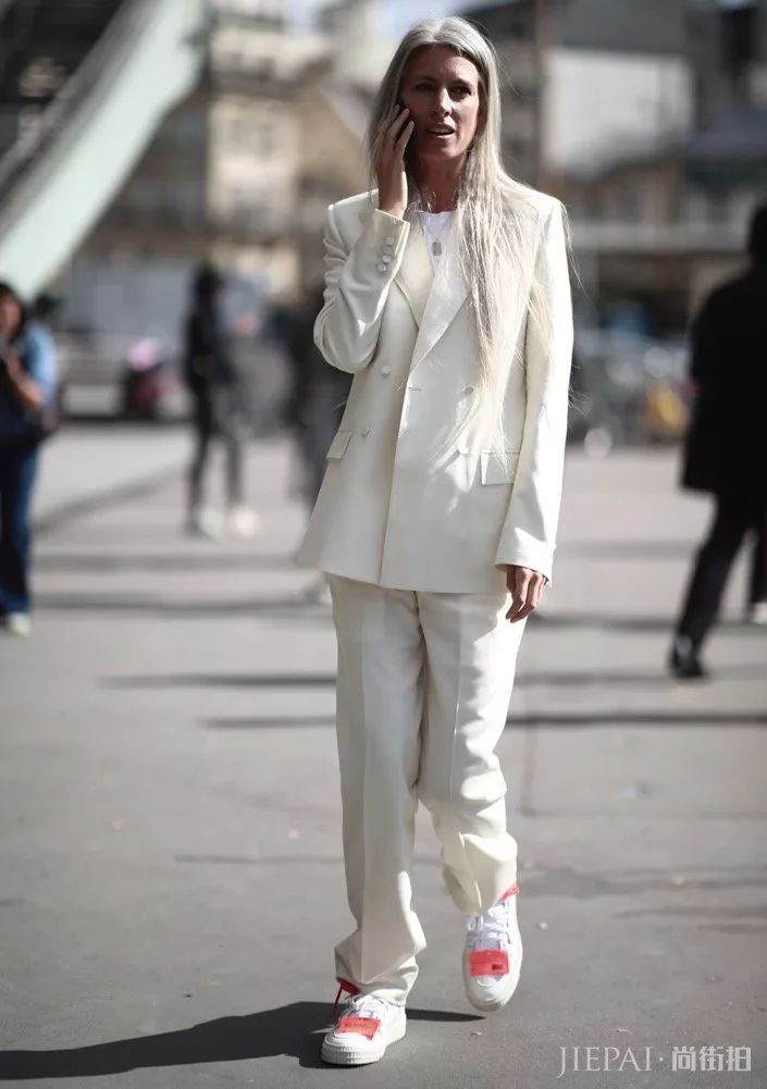 白色搭配太好看 简单穿就很时尚