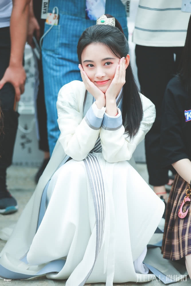 鞠婧祎版《新白娘子传奇》白素贞上线,一身素雅,美若天仙