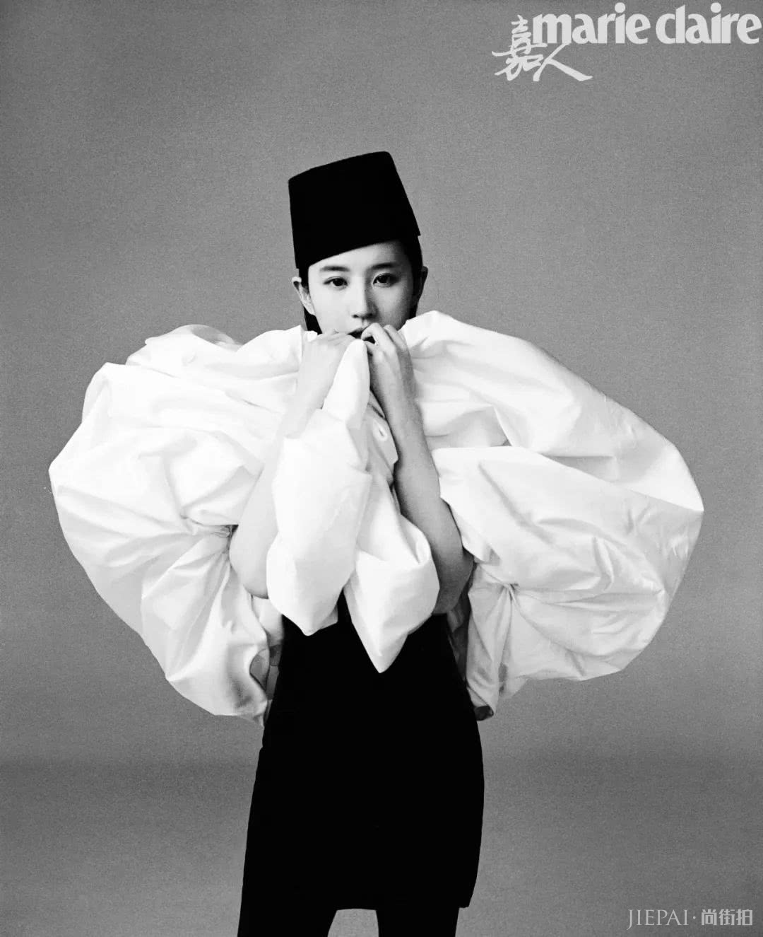 刘亦菲最新杂志大片出炉 人间烟火中安静地发着光