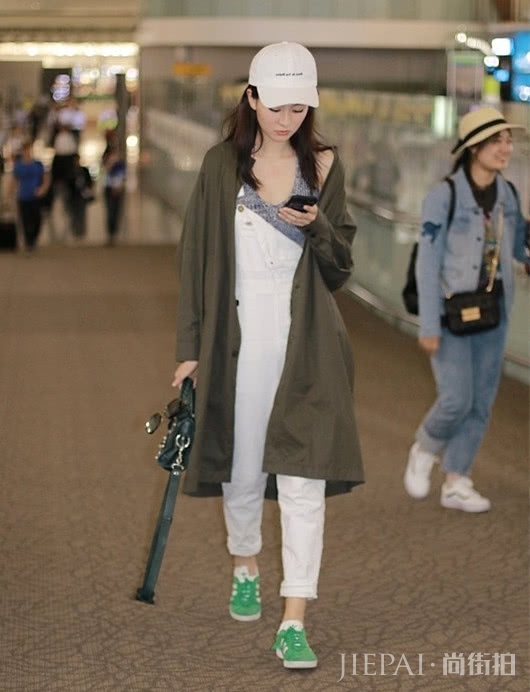 微凉早春怎么穿衣？风衣让你气质超群