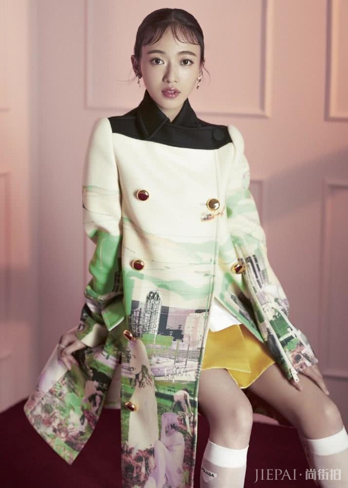 吴谨言普通半身裙穿出了3万的高级感,气场强大