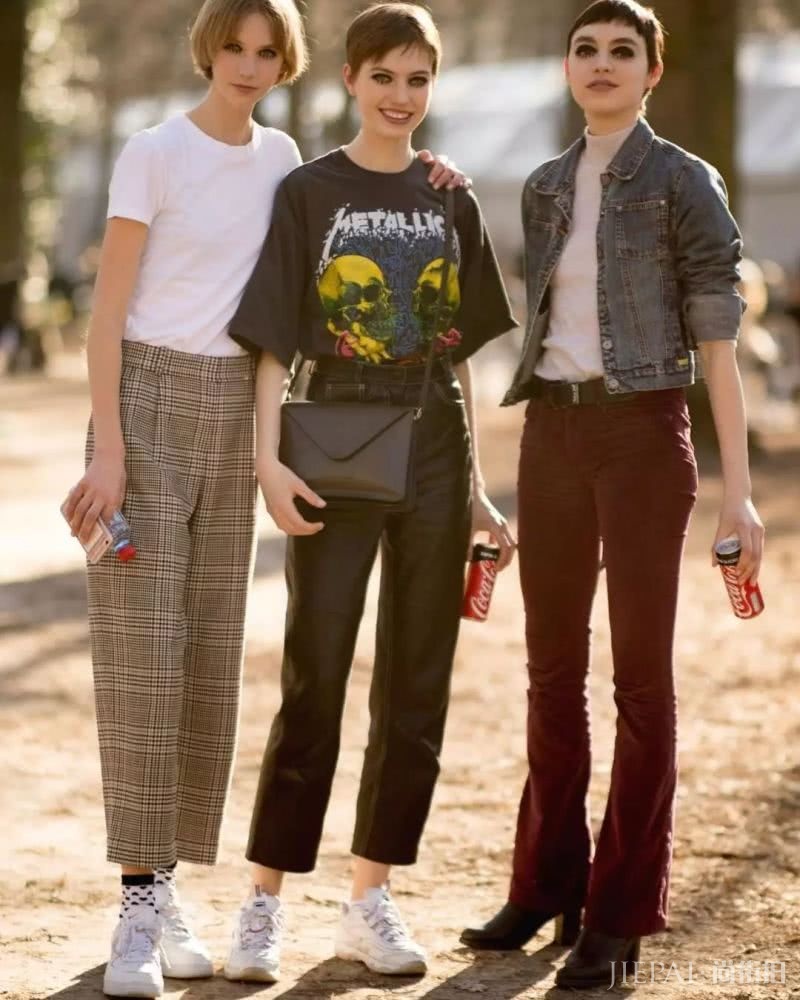 T恤每年买,今年就要这一件