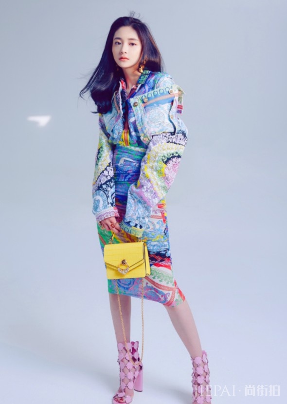 周洁琼穿不贴透明胶带穿不了鞋?新鞋子太另类