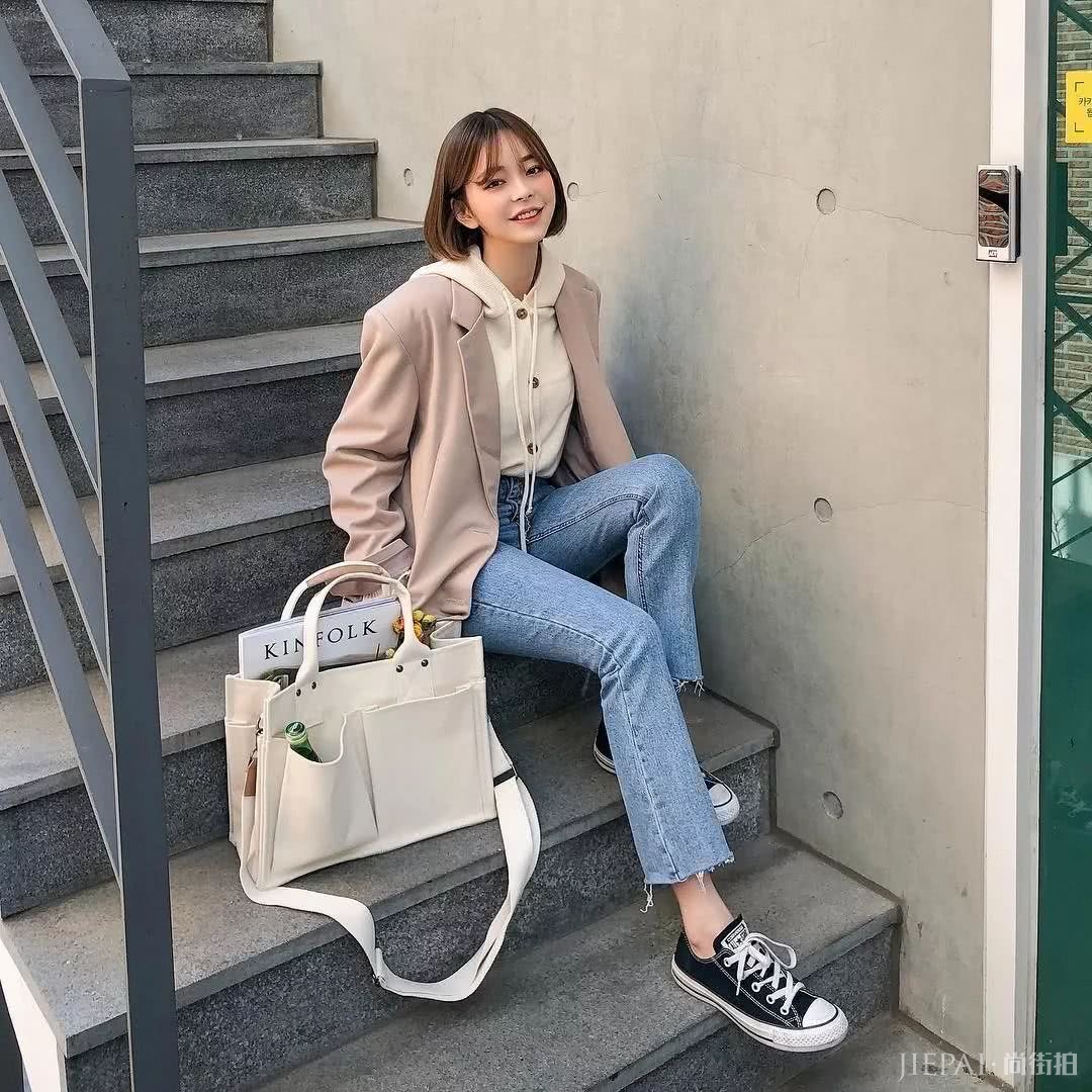 别再穿阔腿裤，2019最流行的4条裤子长这样