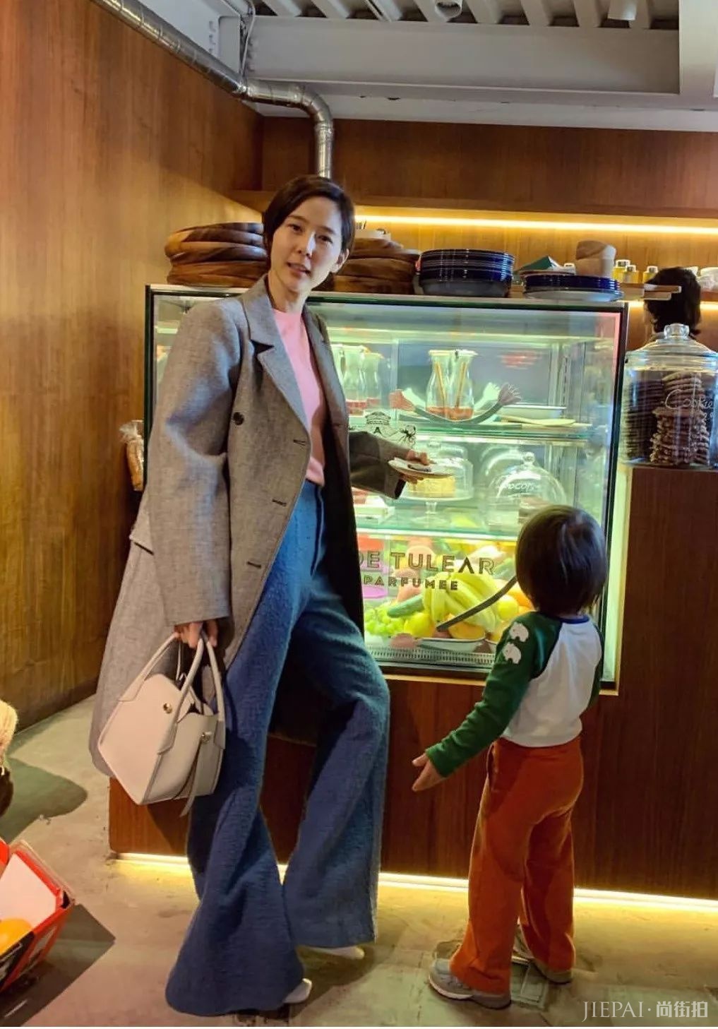 韩国博主金娜英，穿基础款也能搭出范儿