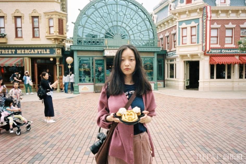 不愧是行走中的穿搭教科书,倪妮刘雯分分钟美爆朋友圈!