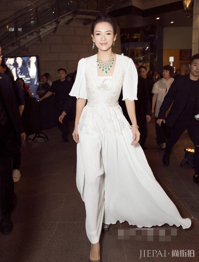 女明星有无刘海的差别！古力娜扎颜值下降，章子怡一脸小家子气？