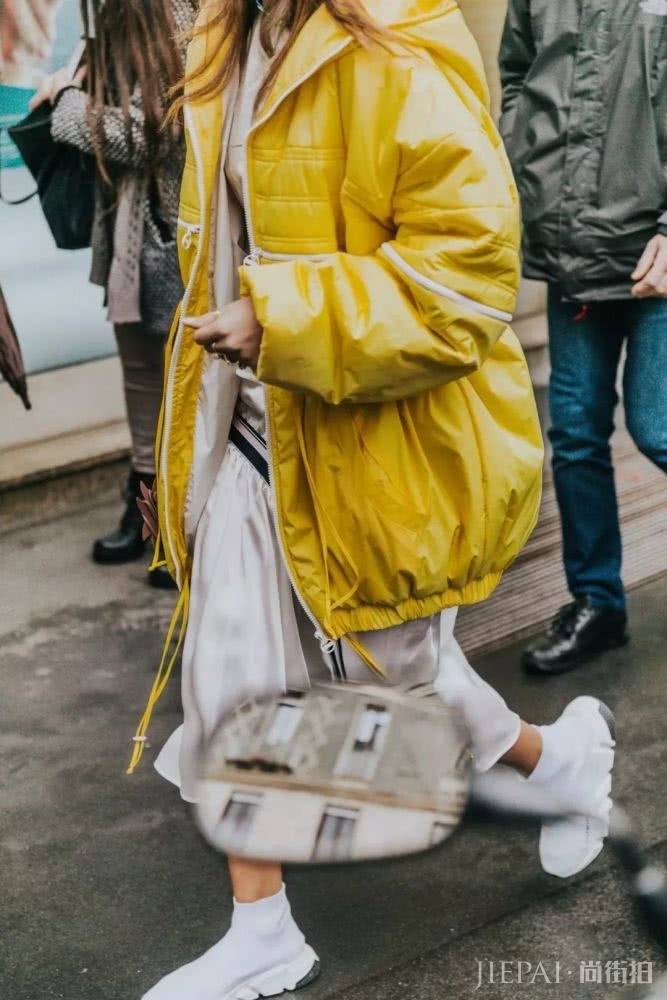 黄色预警!2019春季时髦度爆表流行色