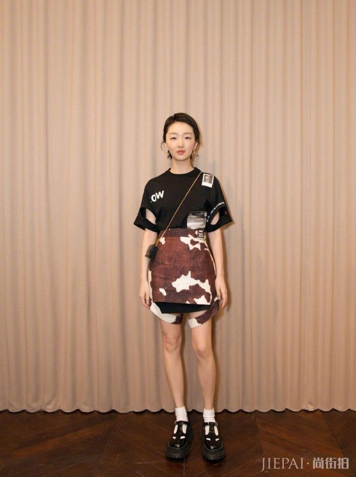 夏天要来了 小仙女们准备好时髦的半身裙了么