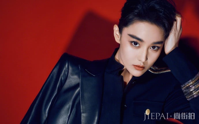 女生长得帅是什么体验？张馨予晒照解答 短发剑眉英气十足