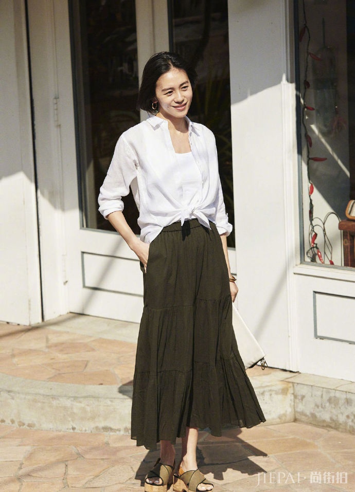 会穿搭的人从不追赶流行，只要把简约风穿出高级感就很有品味