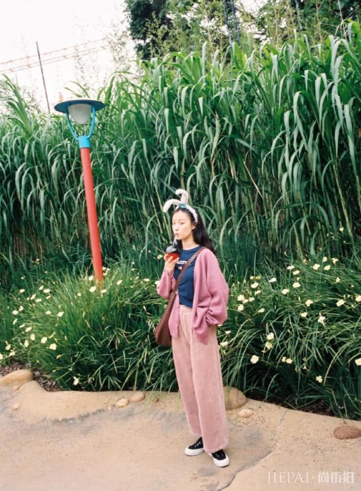 不愧是行走中的穿搭教科书,倪妮刘雯分分钟美爆朋友圈!