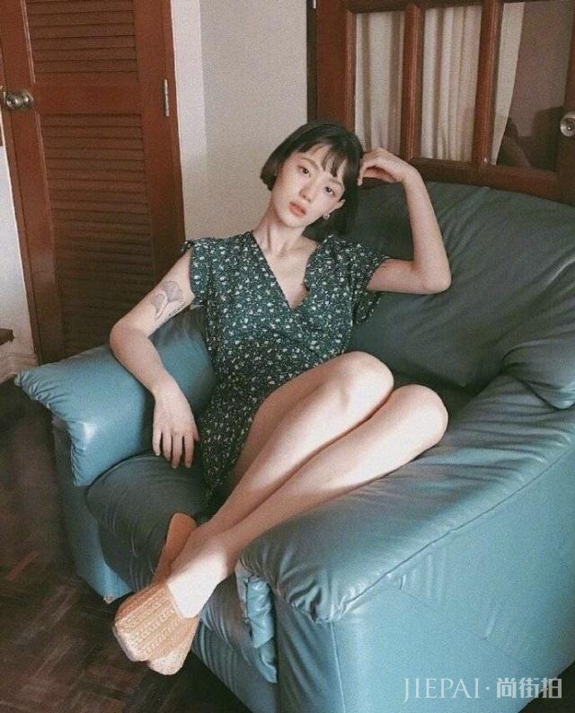 泰国时尚博主搭配清爽干净,穿着上身可爱还显气质