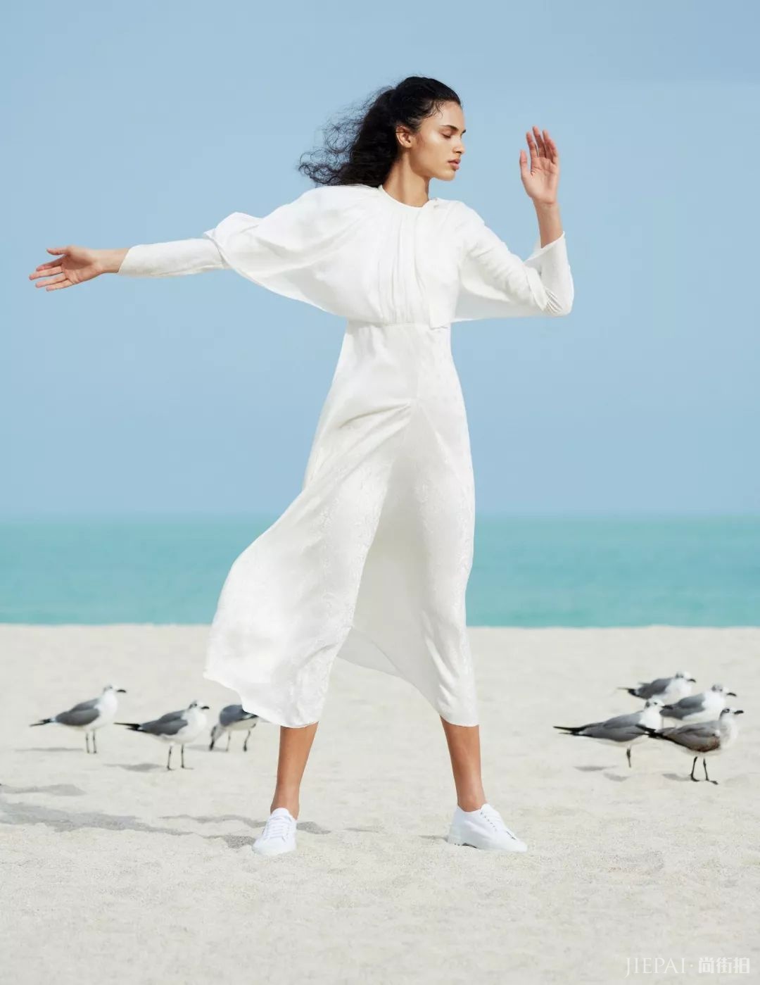 白色搭配太好看 简单穿就很时尚