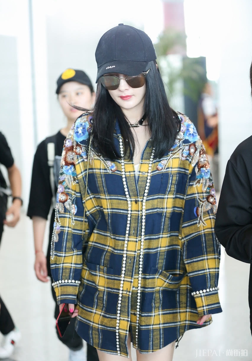 春天这样穿衣打扮最好看！杨幂和宋茜就喜欢这样穿