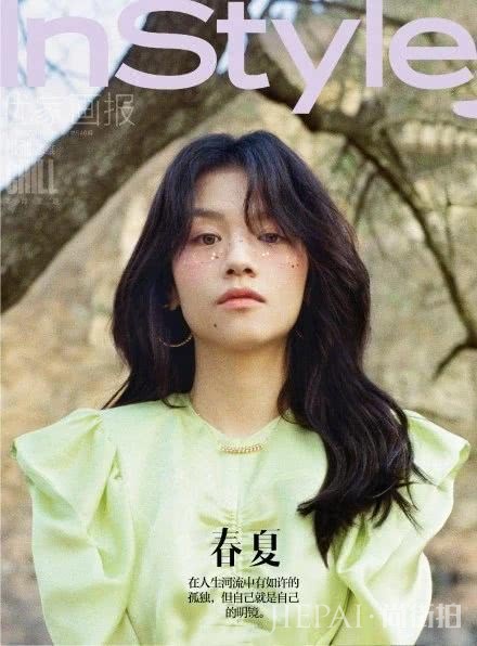 这些自然系穿搭看着很清凉!纯色搭配减龄又大气