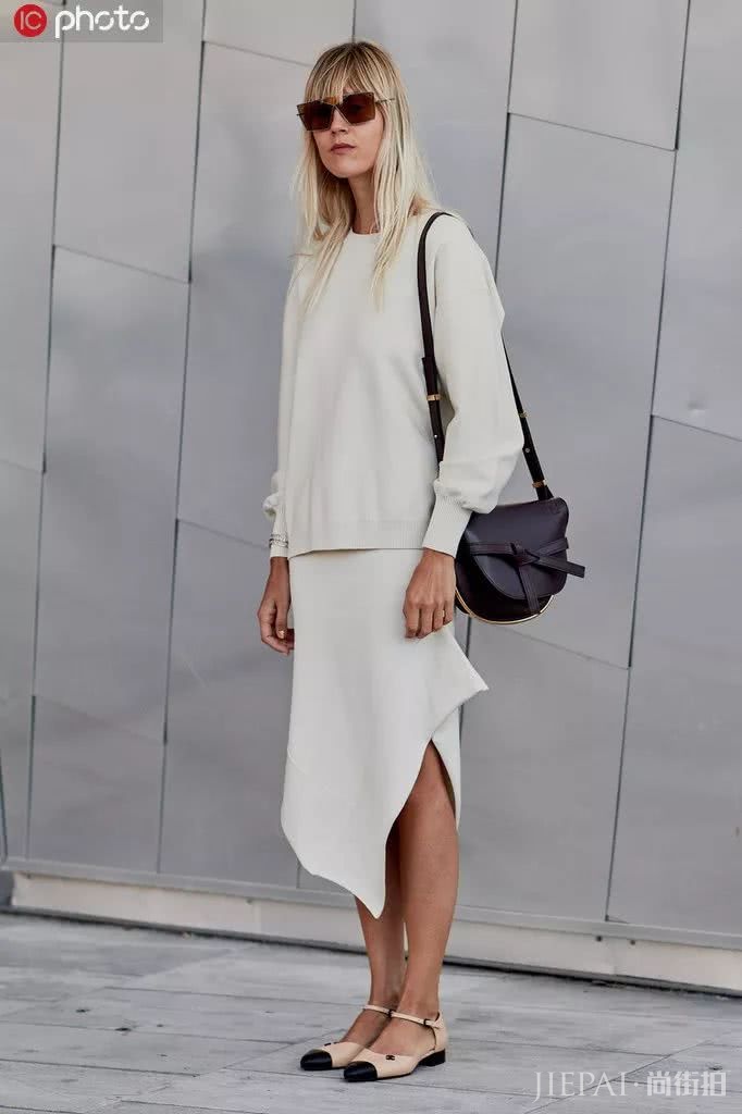 “踏青鞋”排行榜!李宇春清爽小白鞋竟然比不过江疏影的这一双