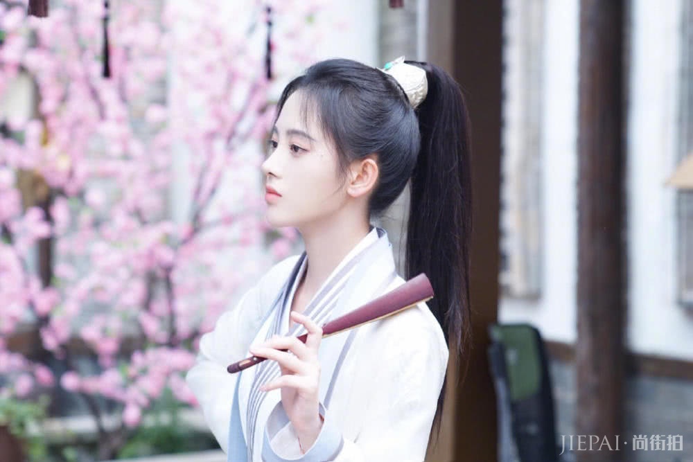 鞠婧祎版《新白娘子传奇》白素贞上线,一身素雅,美若天仙
