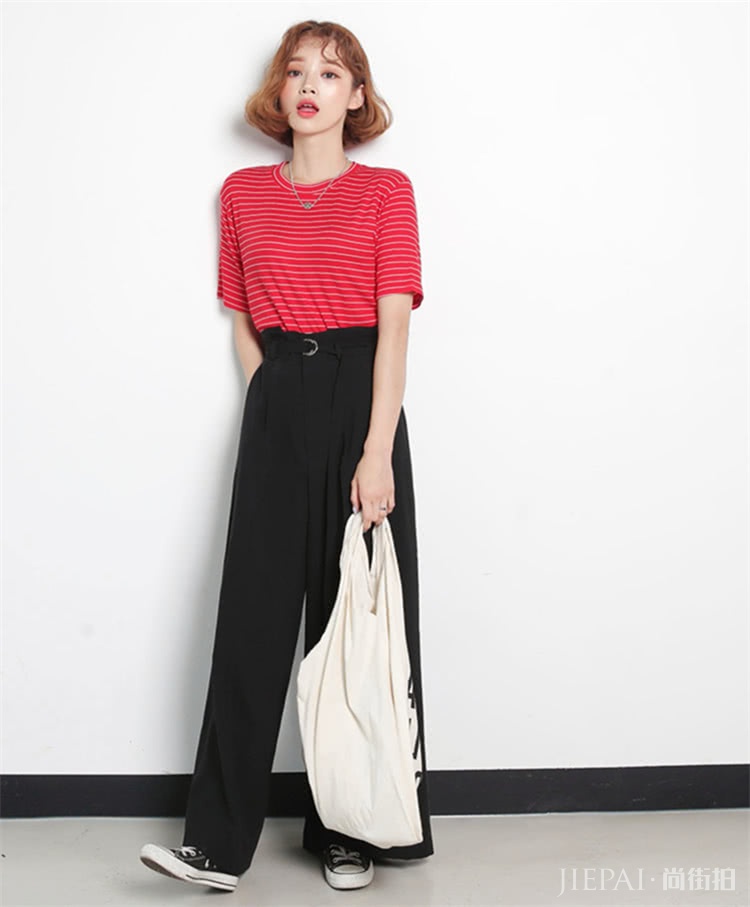 夏季不落俗套的穿搭CP:T恤+阔腿裤,时髦好看才是王道