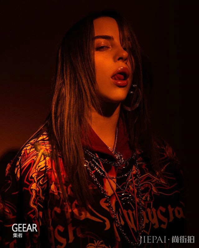 丧脸新人一出道就吸引数百万粉丝！她是最值得关注的00后