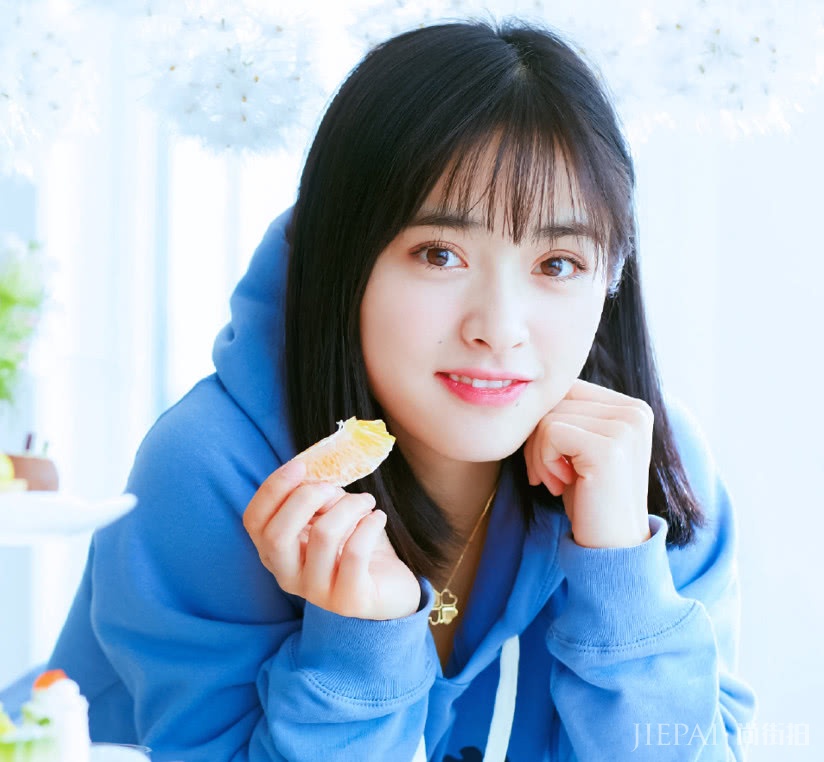 沈月“初恋脸”被吹上天?太好看了吧