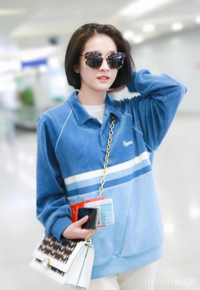 张雪迎换波波头清爽又减龄，天热剪这款发型甜美又好看