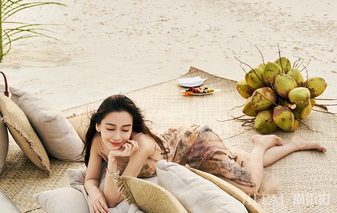 Baby旅游照是梦幻女友的顶配吧!颜值也太高了吧!