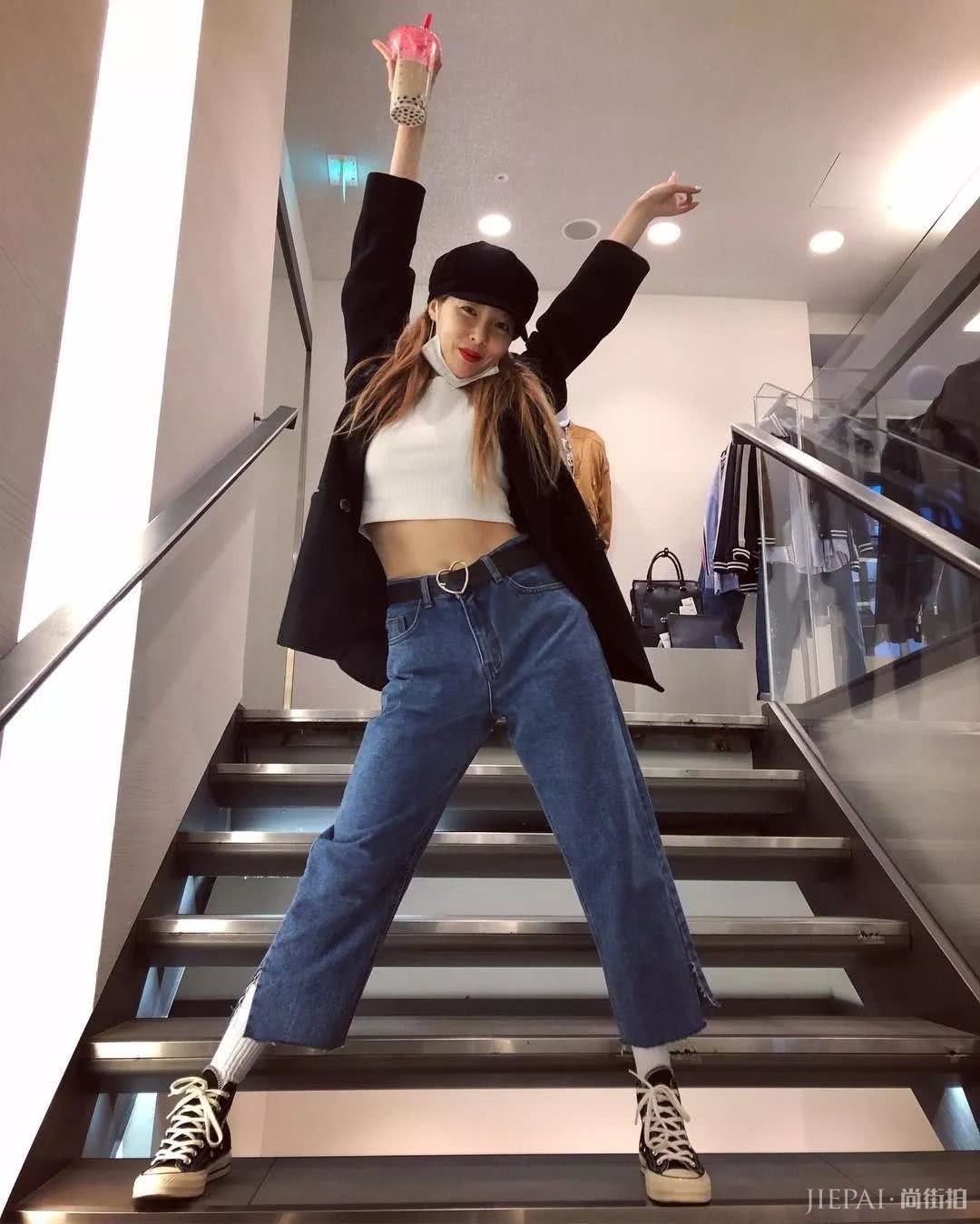 别再穿阔腿裤，2019最流行的4条裤子长这样