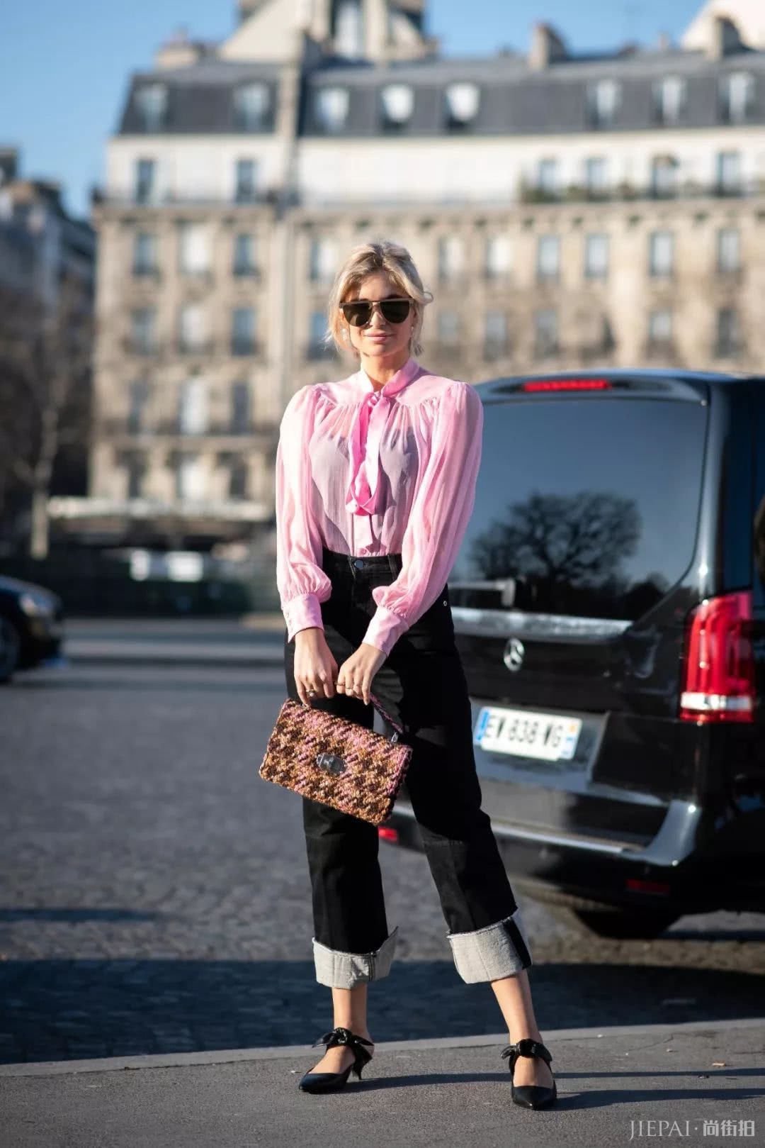 粉色太挑人还不显白?那是你不懂这三种配色