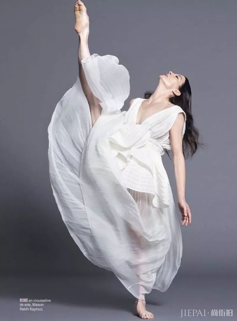 白色搭配太好看 简单穿就很时尚