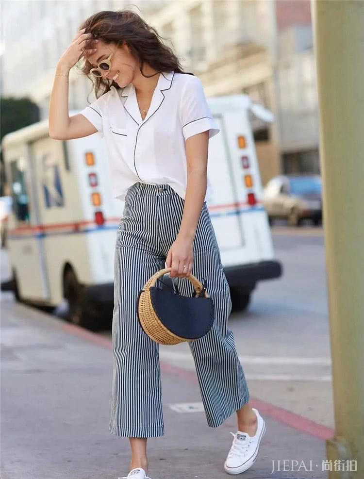 春天是穿阔腿裤的季节！让小白鞋演绎独一无二大牌感