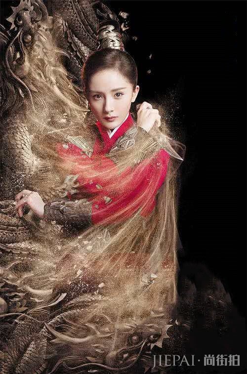 杨幂穿和服搭配樱花背景比花还美，淡妆太唯美