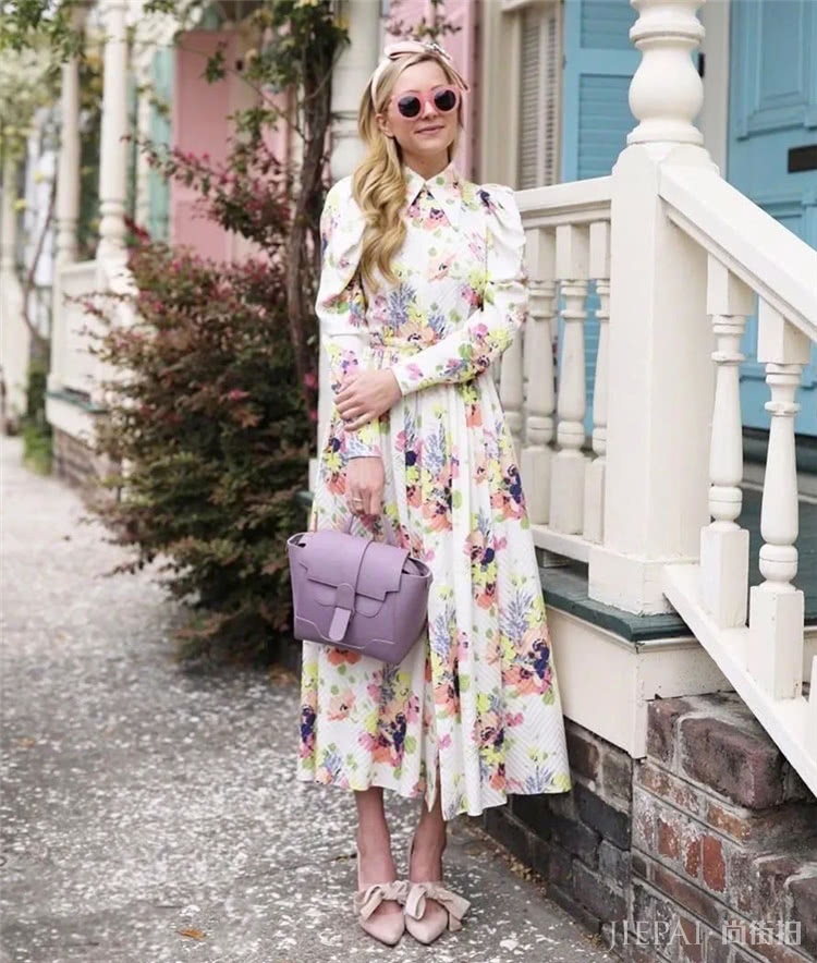 爱美的小仙女穿上连衣裙风情万种，尽享春日好风光