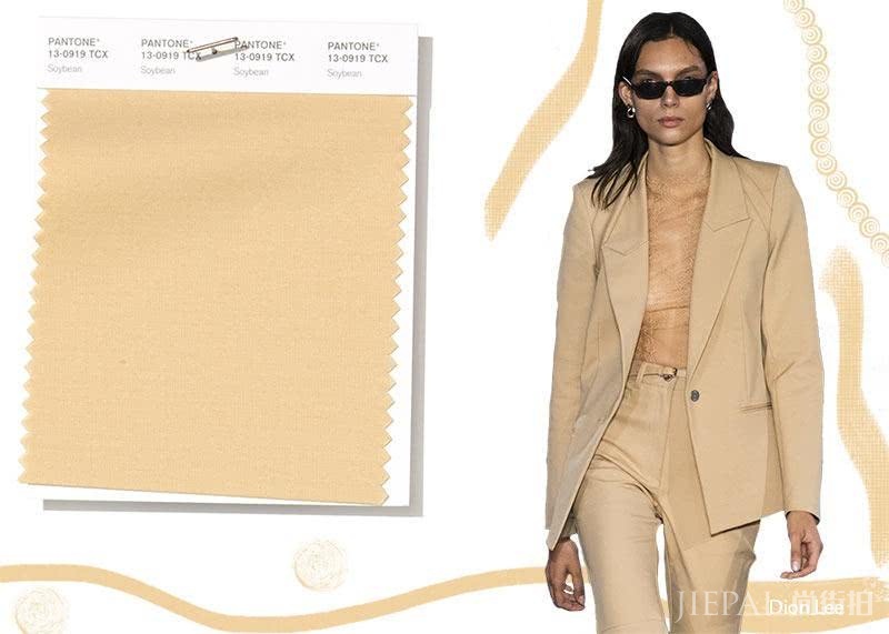 欧美街拍,潮人示范春季驼色搭配美得很高级