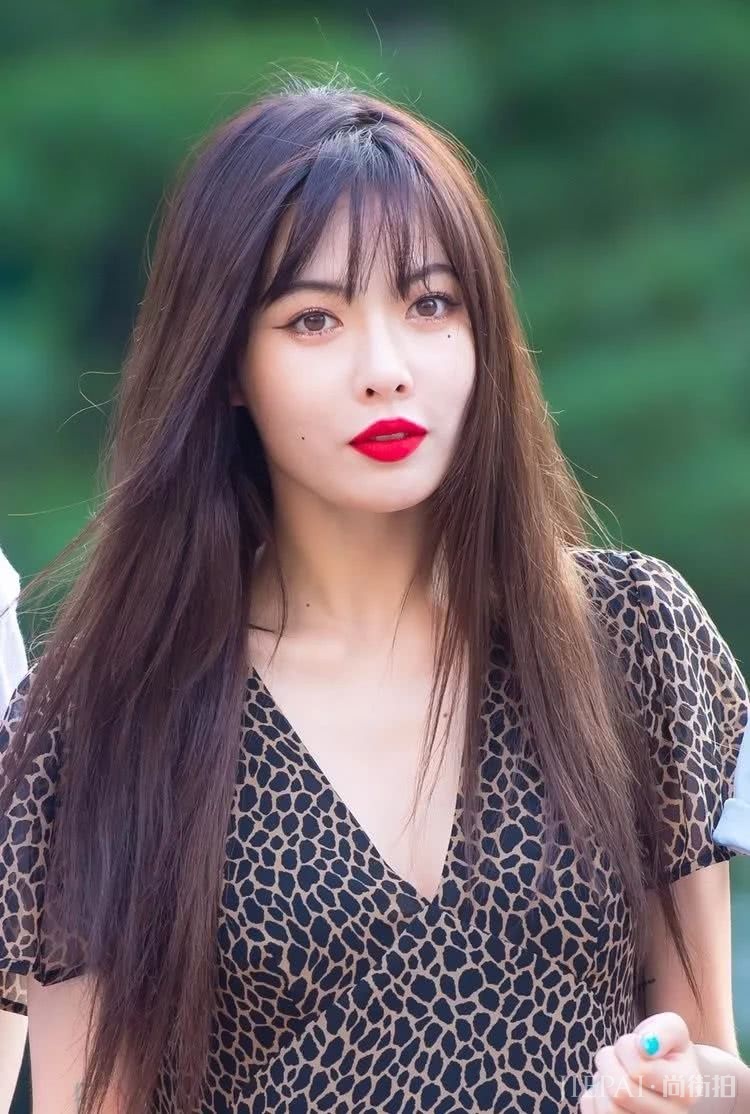 泫雅涂红唇这么好看?原因离不开这三点