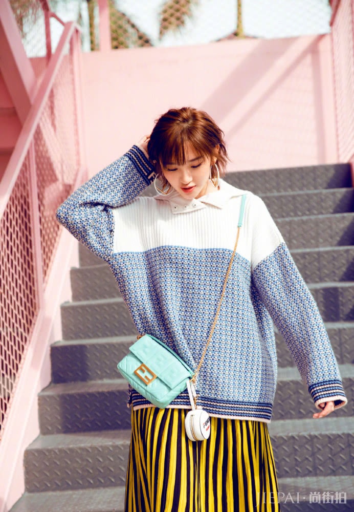 唐艺昕新发型太惊艳了!摩卡波波头意外时尚气质,美得太高调