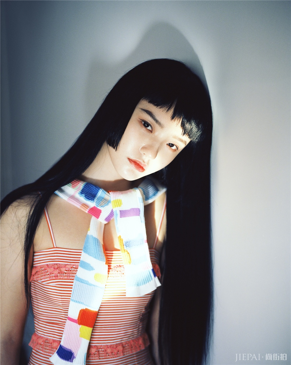 眉上刘海+公主切，林允挑战日系风格，也太高级了吧