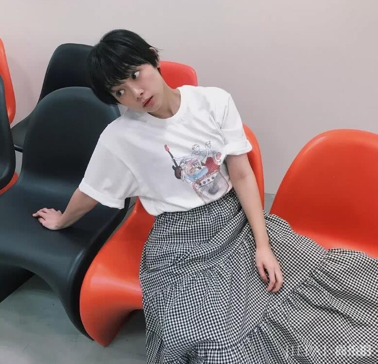 矮个子穿搭示范，151时尚博主靠衣品撑起了自信