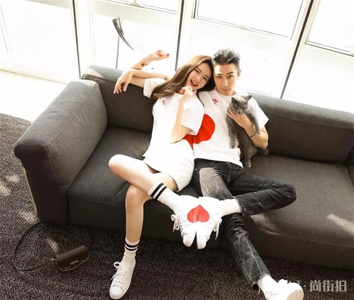 春季穿小白鞋去踏青,舒适又不失文艺感