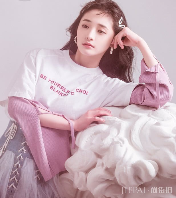 周洁琼穿不贴透明胶带穿不了鞋?新鞋子太另类